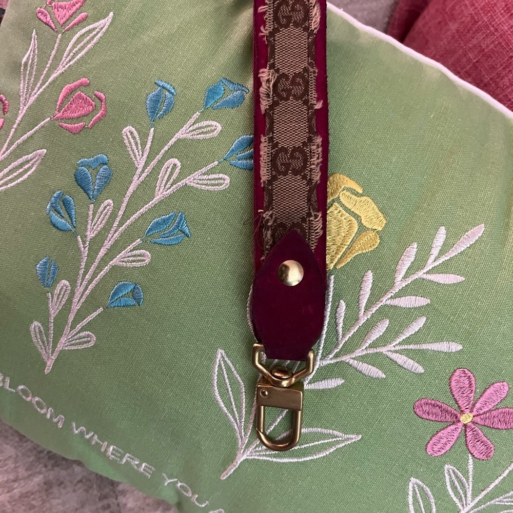 Authentic Gucci Key chain - Picture 3 of 5